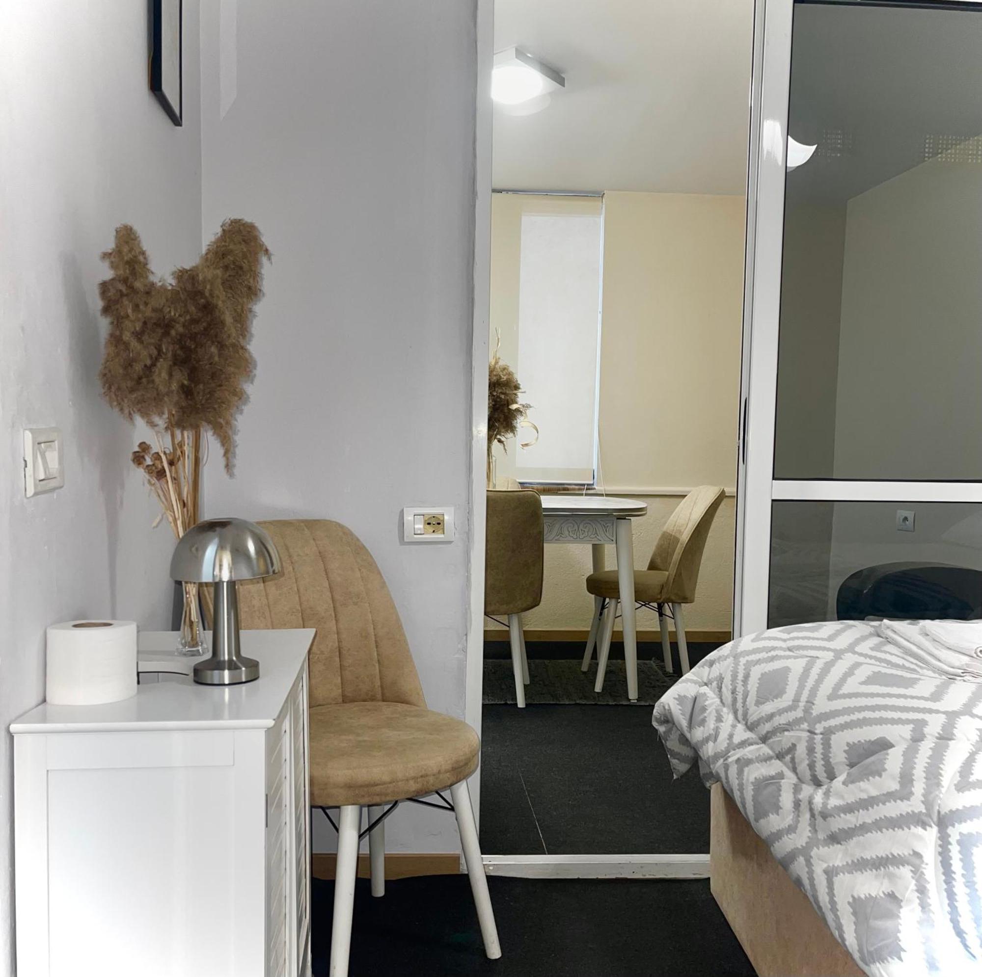 Citynest Apartments, 3-Minute Walk From The Skanderbeg Square Tirana Kültér fotó
